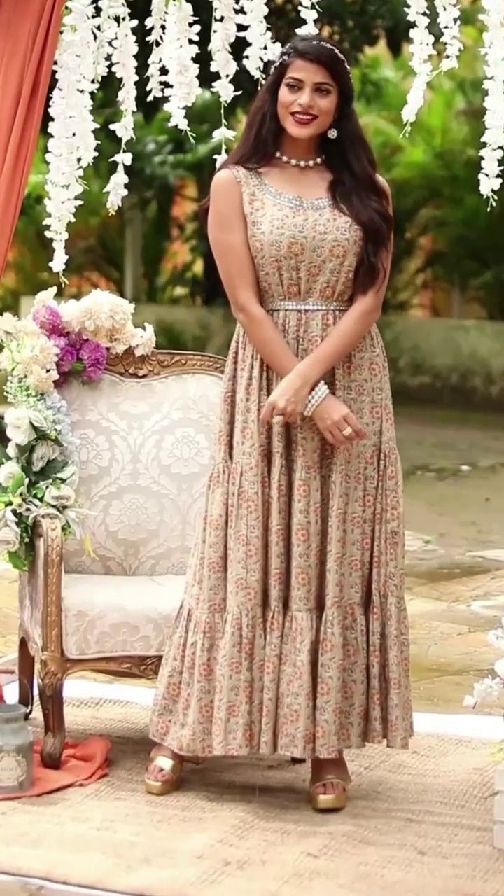 Indo-Western Outfits To Wear At Weddings Inspired By Fashion Bloggers |  Indian fashion dresses, Designer party wear dresses, Dress indian style